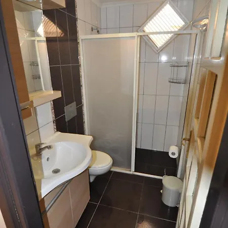 Aparthotel House 1 3*