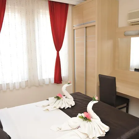 House 1 Aparthotel 3*