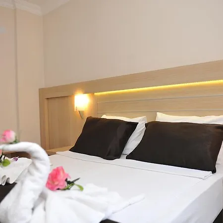 House 1 Aparthotel 3*