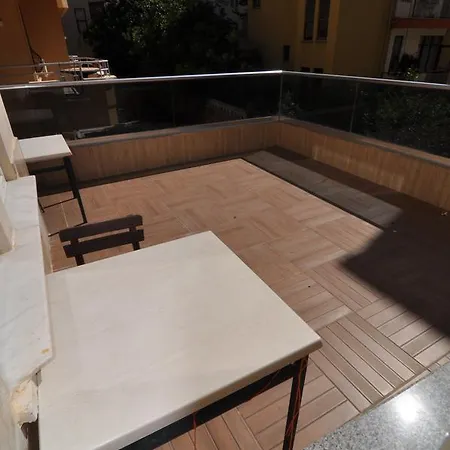 House 1 Aparthotel 3*